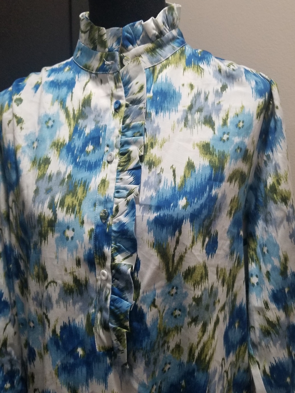 Tuckernuck Floral Blue Green Floral Pleated Button Down Dress - Picture 5 of 6